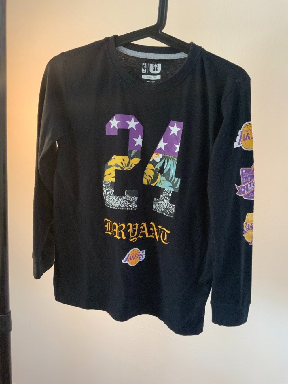 NBA Los Angeles Lakers Kobe Bryant #24 Long Sleeve Shirt – Youth Size L (14/16)